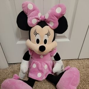 Large Minnie plush.
